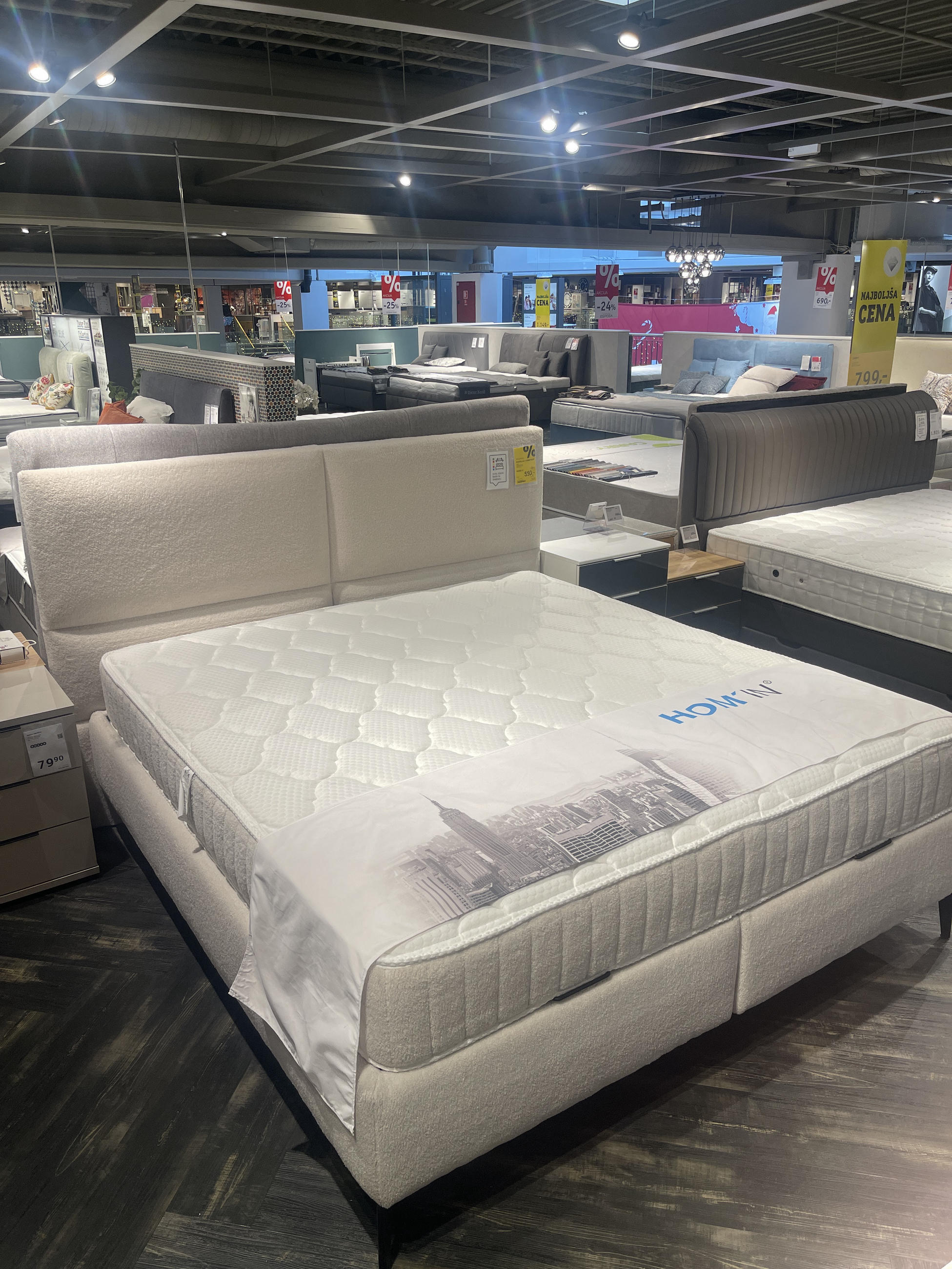 Postelja z vzmetnico Audrey - Hom`in