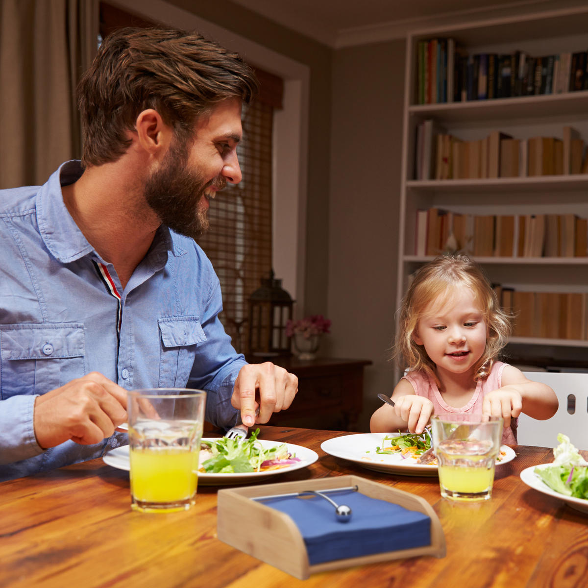 SERVIETTENHALTER - Hellbraun, Holz/Metall (19/6/19cm) - Relaxdays