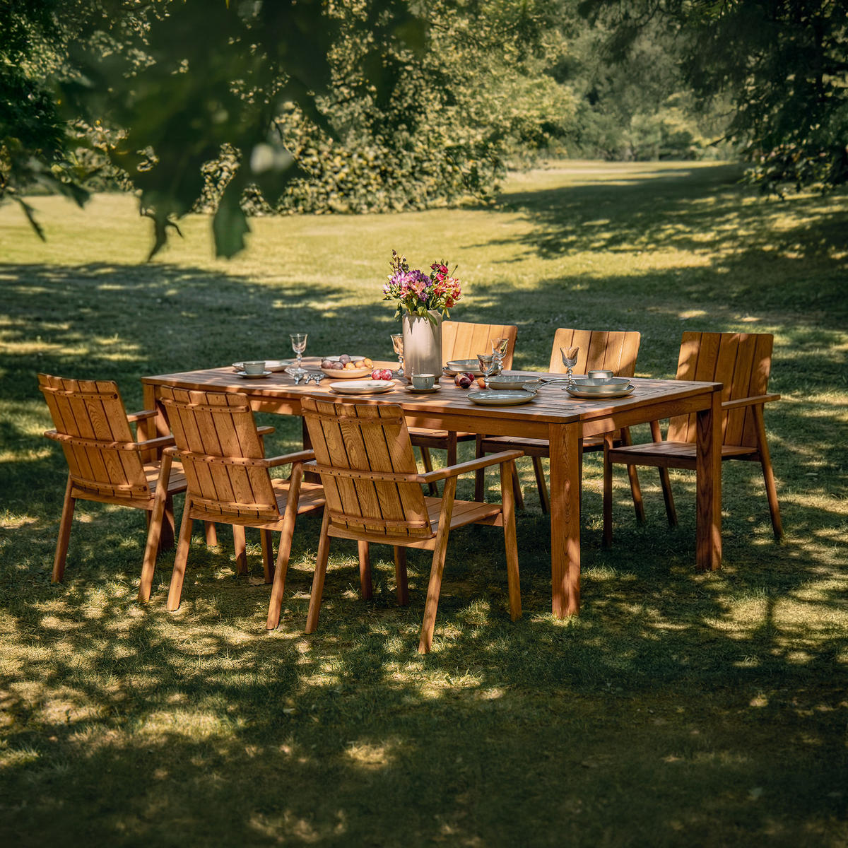 GARTENTISCH ORTUS - Braun, Holz (108/230/75cm) - KONSIMO®