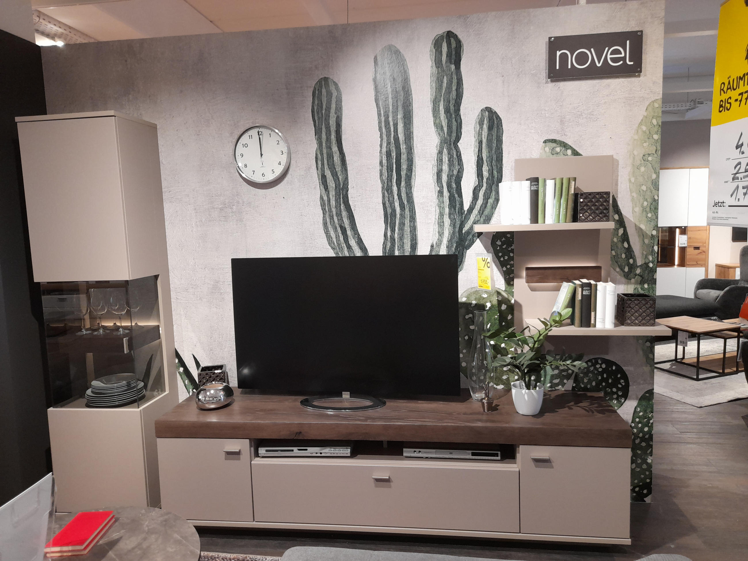 Wohnwand MEDEA - Novel