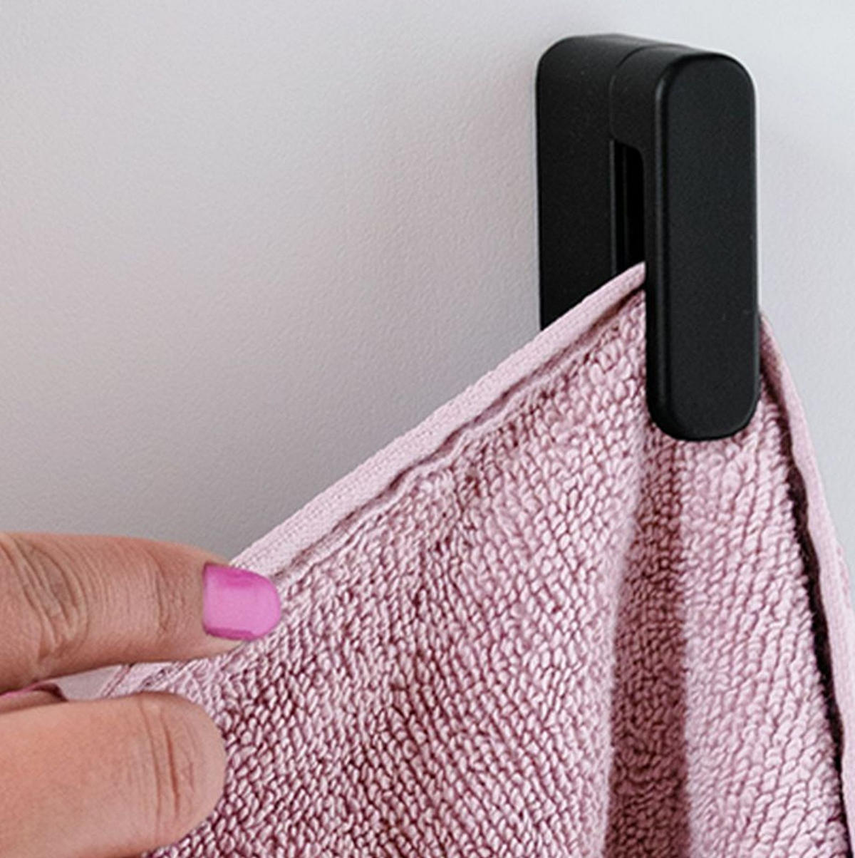 HANDTUCHHALTER schwarz matt, Handtuchhaken Thulia modern, Badezimmer - Schwarz, Metall (1.6/6/3.3cm) - Livingpoint24