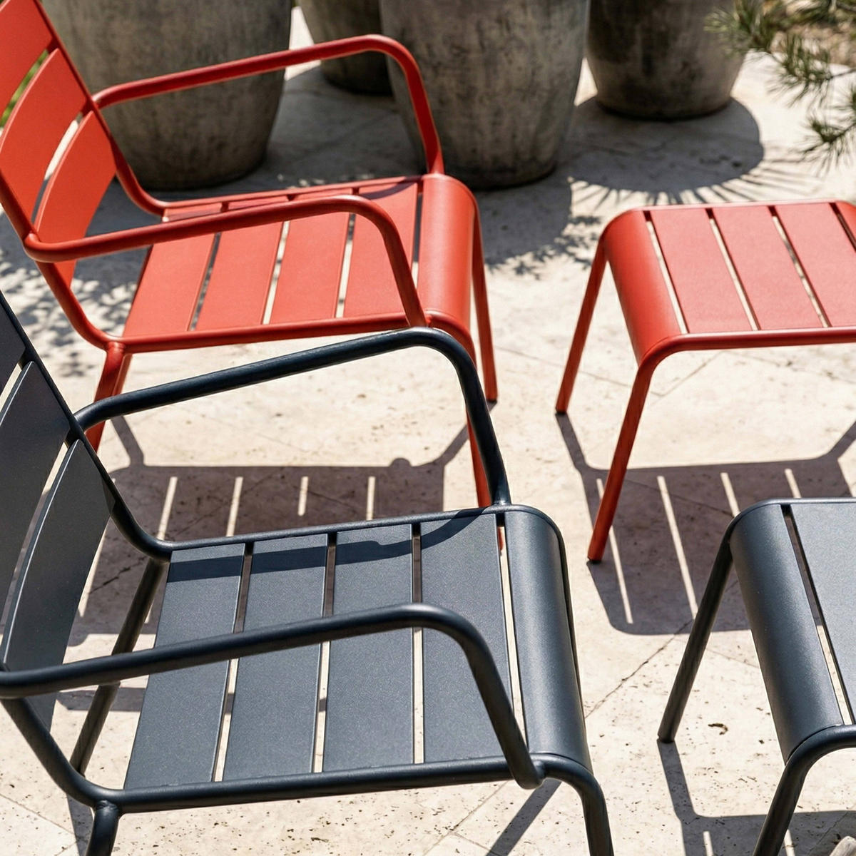 RELAXSESSEL MIT HOCKER 2-tlg., Grau/Rot - Rot, Metall (64/72/60cm) - Oviala