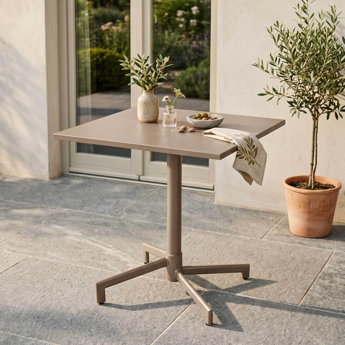 BISTROTISCH, Taupe - Taupe, Metall (70/70/72cm) - Oviala