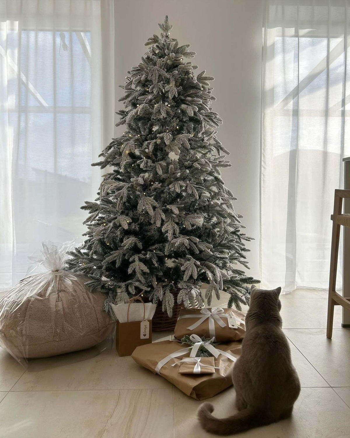 VÁNOČNÍ STROMEK 180 cm Bílý Foraker - bílá, plast (180cm) - Beliani