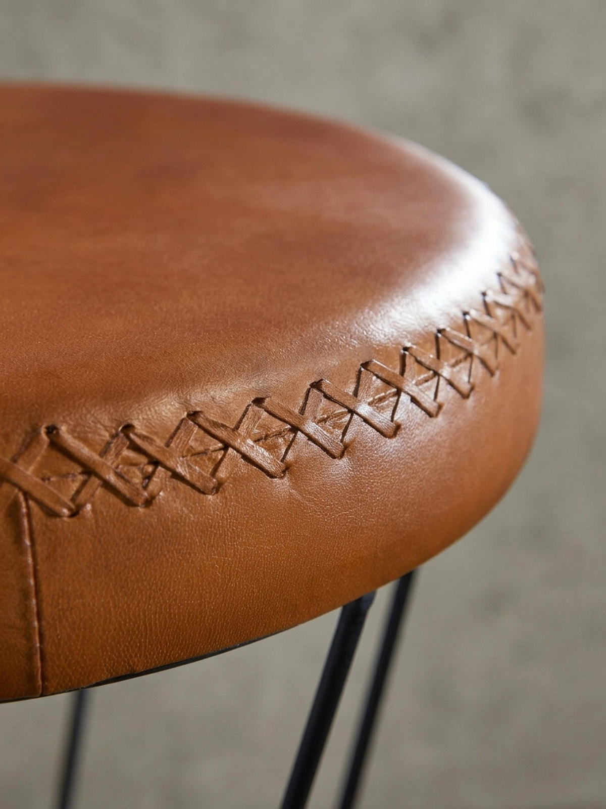 SITZHOCKER – Echtleder, Industrial-Stil - Schwarz/Braun, Leder/Metall (35/48/35cm) - KADIMA DESIGN