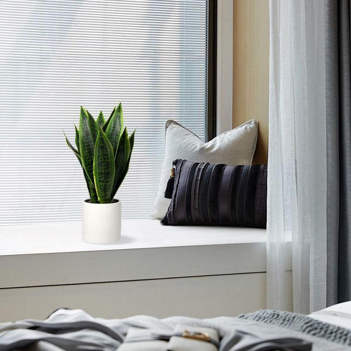 KUNSTPFLANZE Sansevieria mit weißem Keramiktopf 40.6 cm - Grün, Kunststoff (44cm)