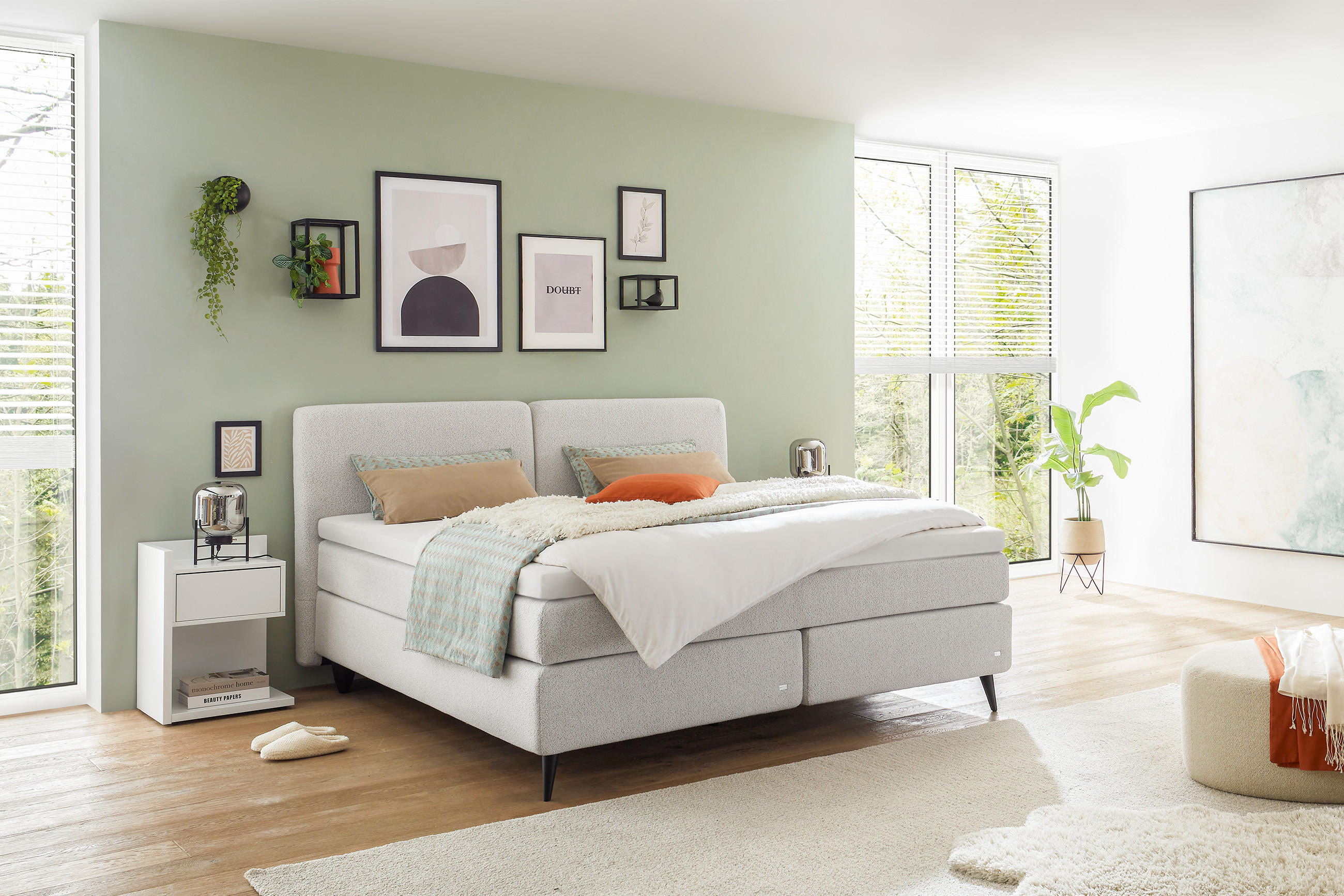 Boxspringbett hellgrau von RUF-Betten