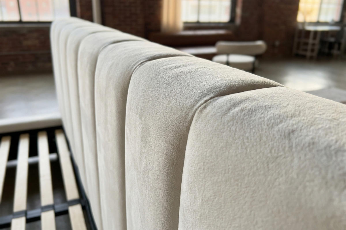 POLSTERBETT CATTURA Cremeweiß Velvet - Creme/Weiß, Textil (180/200cm) - KAWOLA