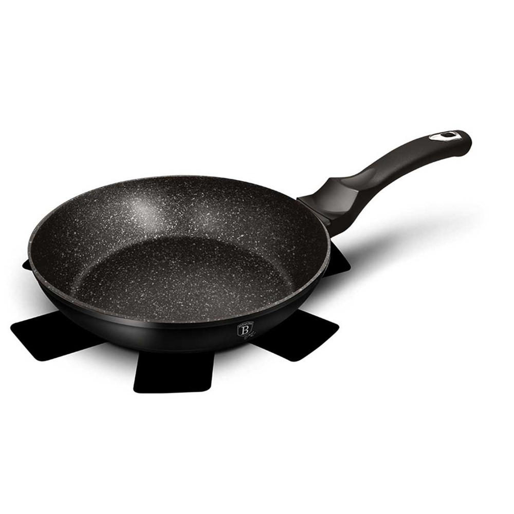 PFANNE Schwarz 28/28/5.2 cm BH1845 - Schwarz, Metall (28cm) - Berlinger Haus