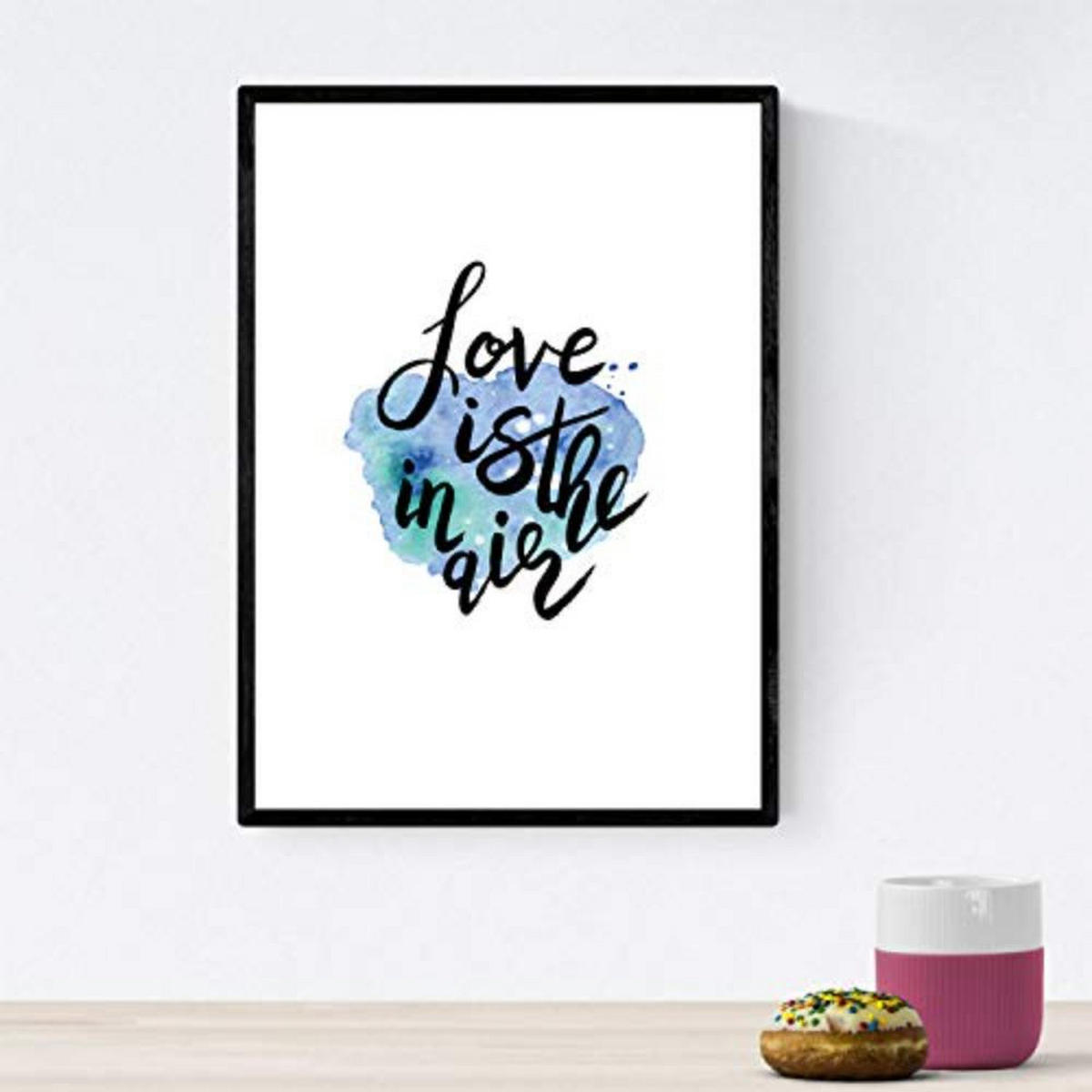 POSTER Set mit 4 glücklich und bunt ‚Love‘ A4 Schwarzer Rahmen - Schwarz, Papier (29.7/3cm) - Nacnic