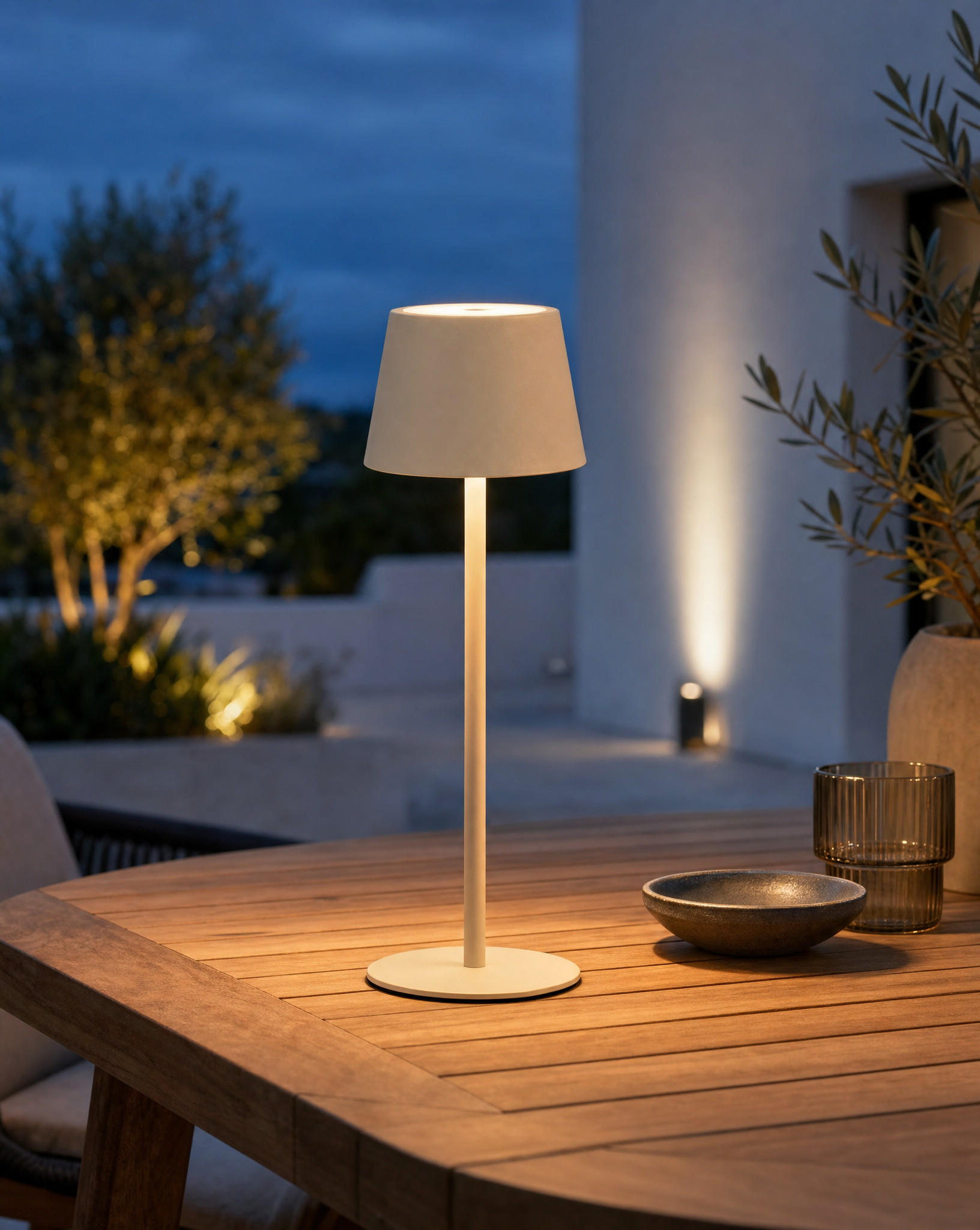 Northpoint Led-Tischlampe Beige 11x45x11 cm
