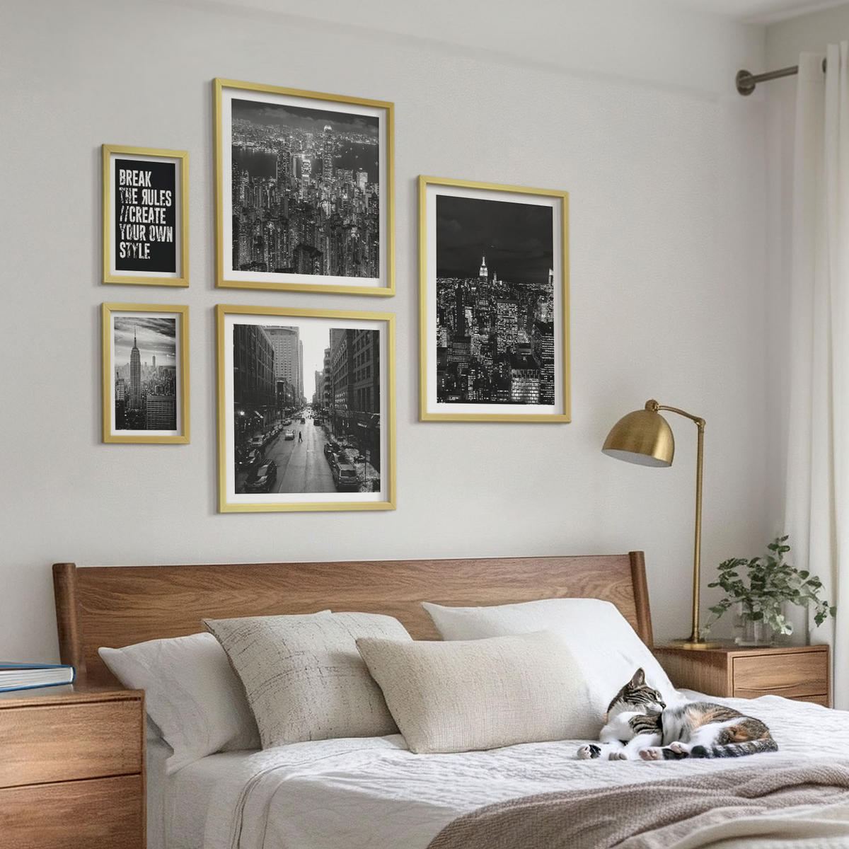 WANDBILDER 5er Set - 50x50 cm & 20x30 cm & 40x60 cm Goldrahmen - Inspiration für Schwarz-Weiß-Darstellungen von Stadtstraßen - Goldfarben, Kunststoff (40/60cm) - ArtPrintCave