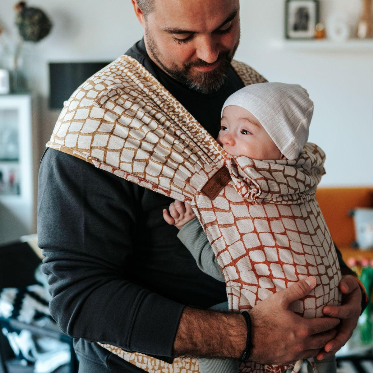 BABYTRAGE Hop-Tye Advanced - Creme/Braun, Textil (26.5/7.2/38.5cm) - Hoppediz