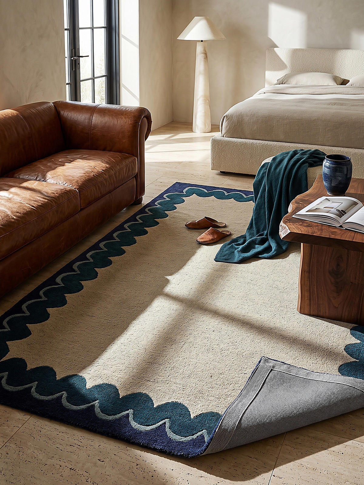 TEPPICH aus Wolle, handgetuftet, WAVENEY, in Petrol, Zickzack-Wellenbordüre, 140 x 200 cm - Türkis, Textil (140/200cm) - KADIMA DESIGN