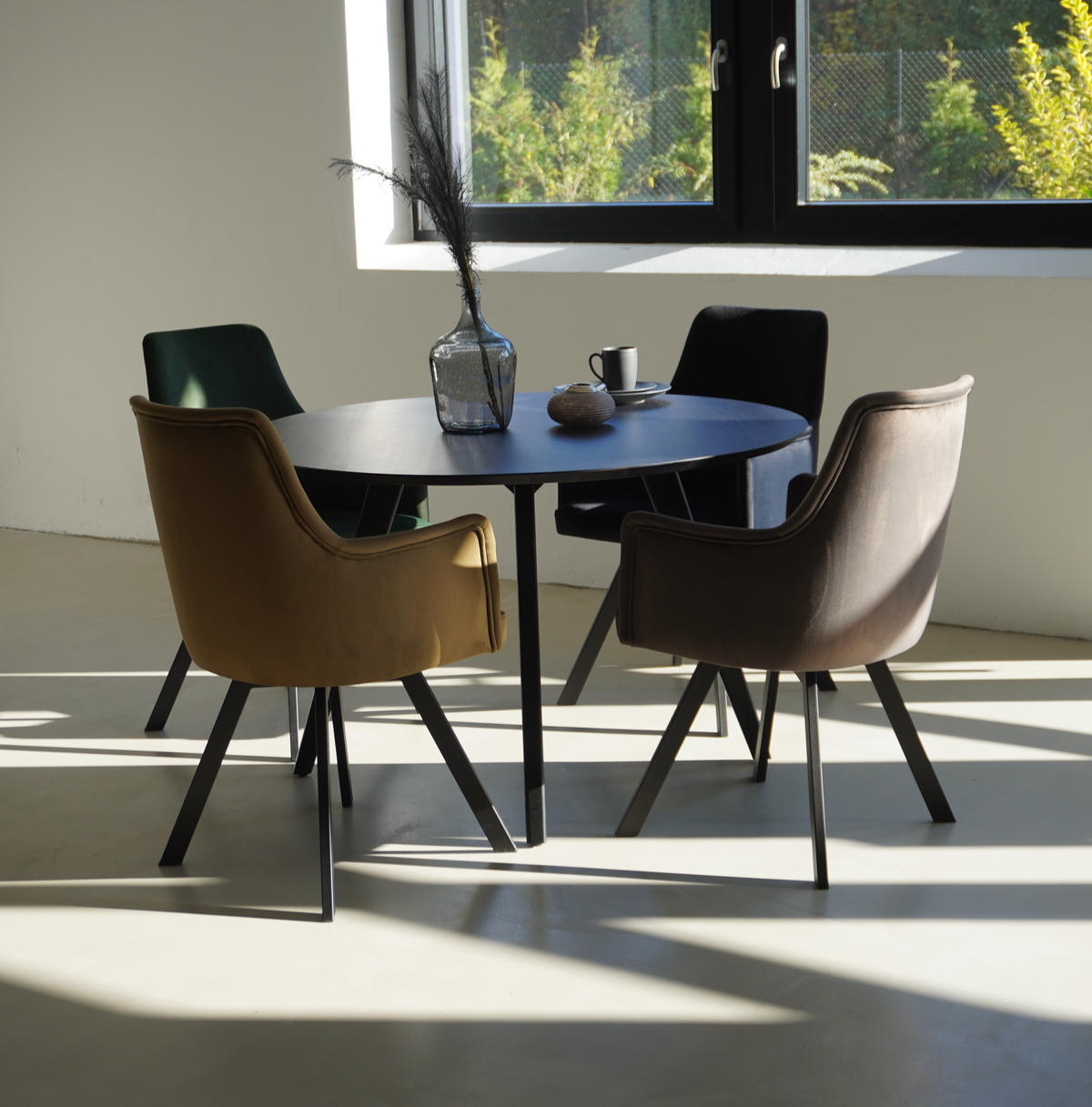 ARMLEHNENSTUHL Sello oliv mit T-Fuß drehbar - Schwarz/Olivgrün, Textil/Metall (55/90/58cm) - INKA furniture