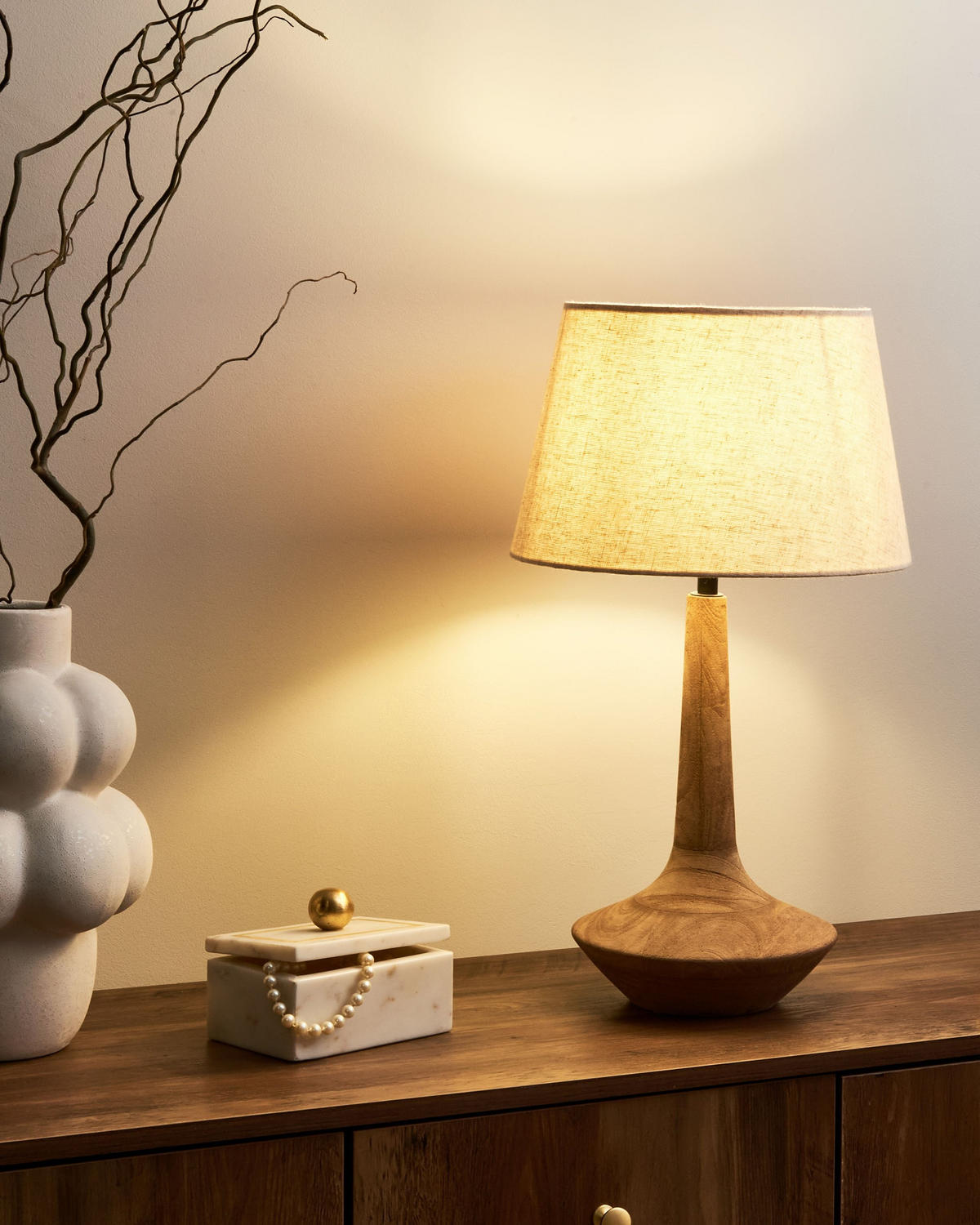 TISCHLAMPE Mangoholz Dunkelbraun Godawari - Beige/Braun, Holz (30/30/54cm) - Beliani