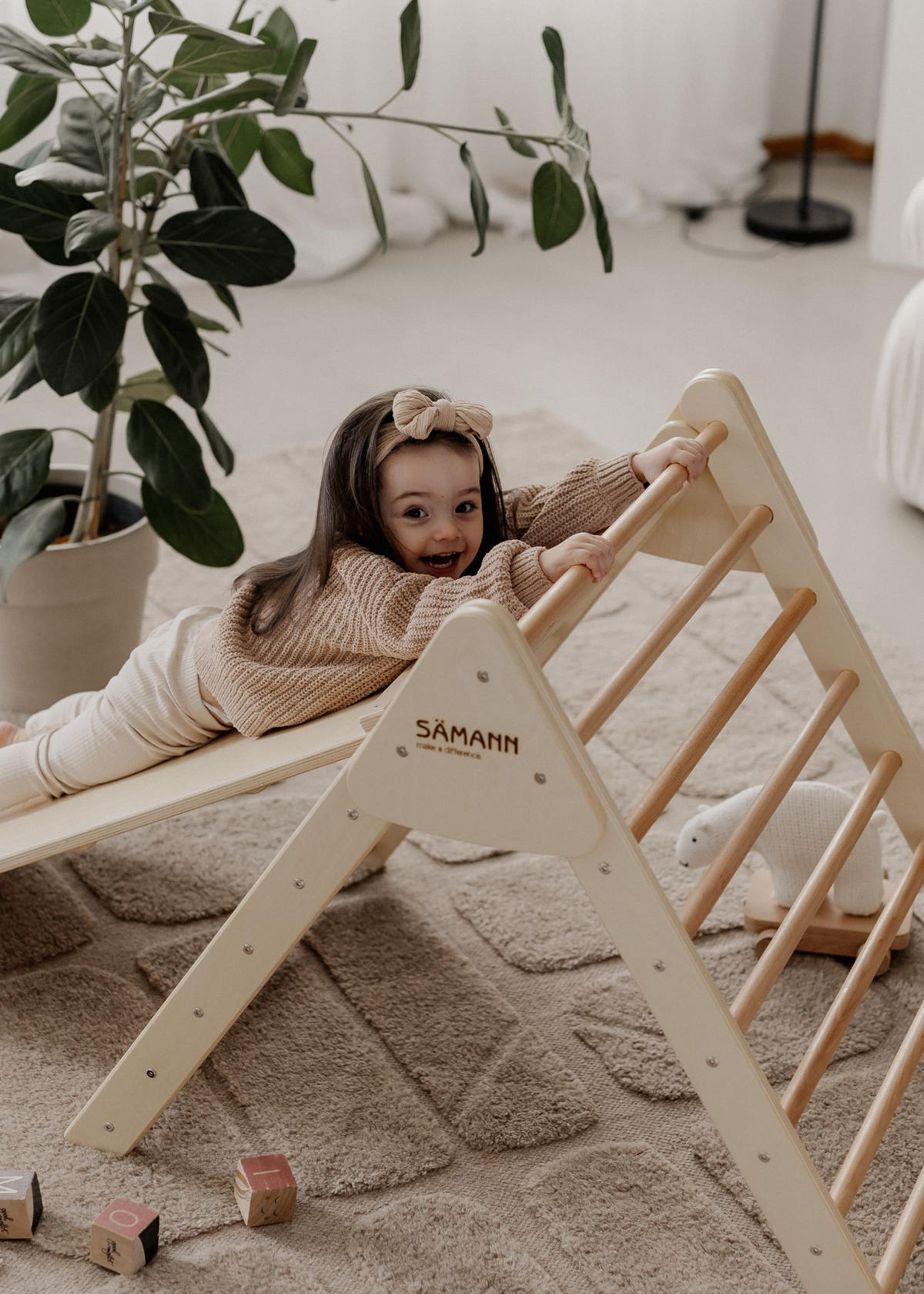 KLETTERDREIECK Pikler 2 in 1 Set mit Rutsche, faltbar & höhenverstellbar - Naturfarben, Holz (73/74/93cm) - Sämann – make a difference.