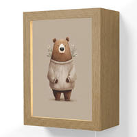 NÁSTĚNNÁ LAMPA Medvěd - Bílé květy - Cosy 15x20 cm - šedohnědá, kompozitní dřevo (15/20/8cm) - OnlyWow