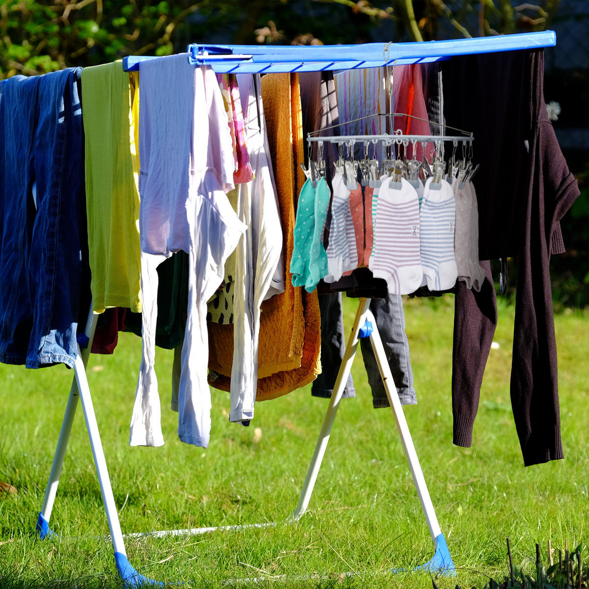 SUŠIČKA ponožiek - strieborná, kov/plast (33.5/29/33.5cm) - Relaxdays