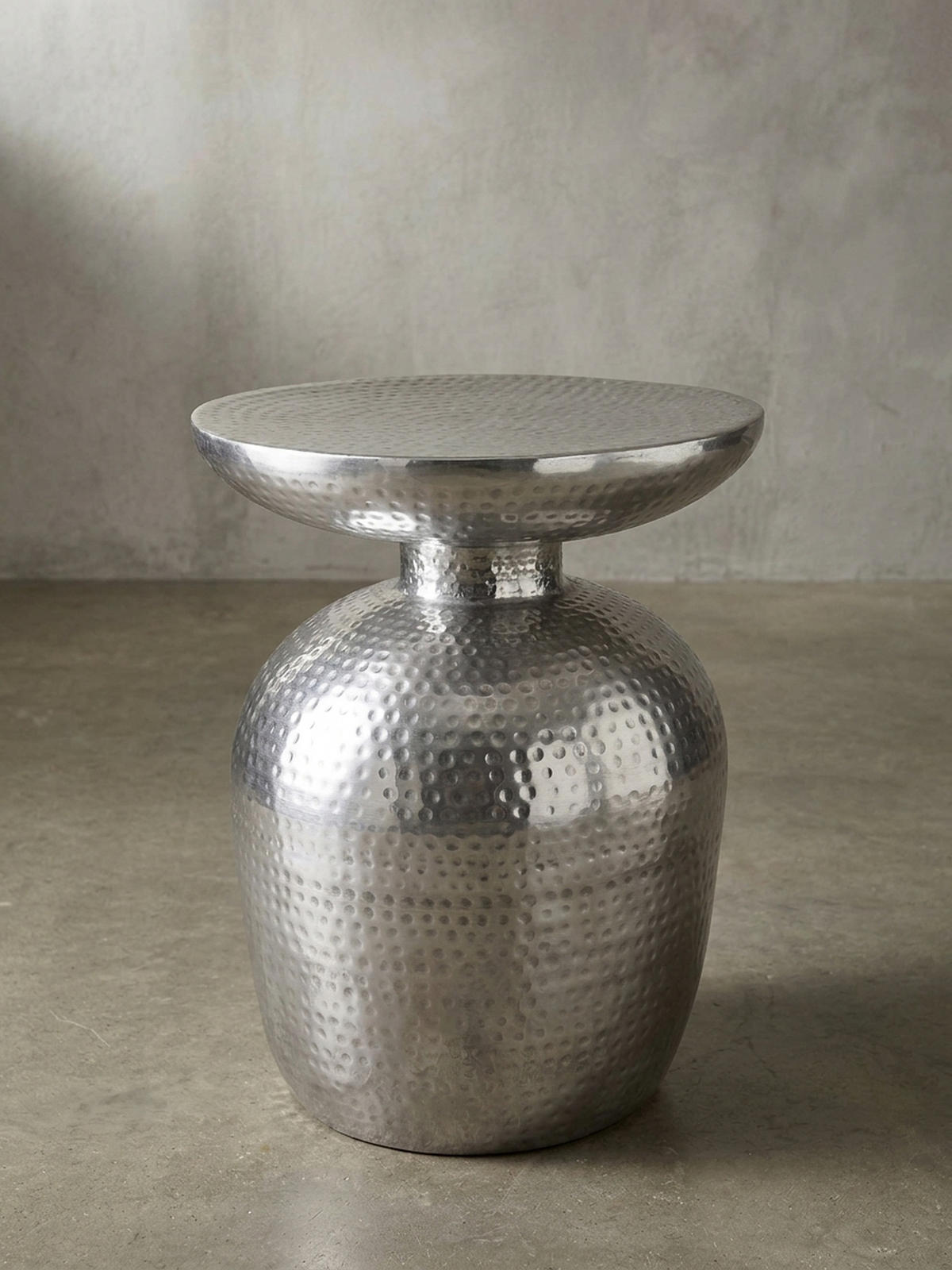 BEISTELLTISCH Aluminium Hammerschlagstruktur Belastbar ENNS, Silber 36x36x46 cm - Silberfarben, Metall (36/36/46cm) - KADIMA DESIGN