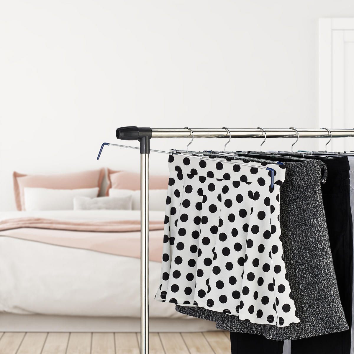 18XVEŠIAKOV na nohavice - strieborná, kov/plast (51.5/13/1.5cm) - Relaxdays