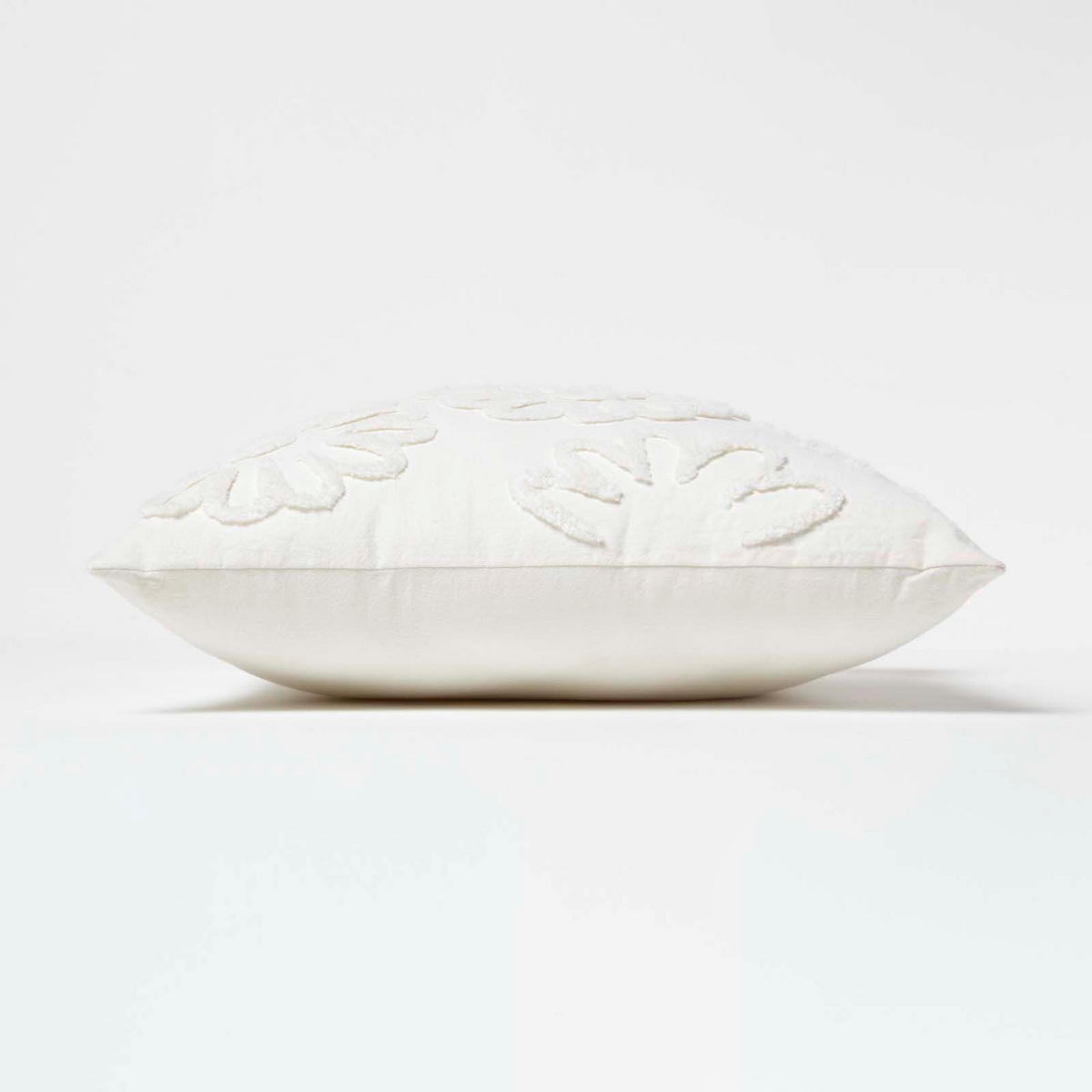 DEKOKISSEN Tufted 45/45 cm weiß mit Blumen - Weiß, Textil (45/45cm) - Homescapes