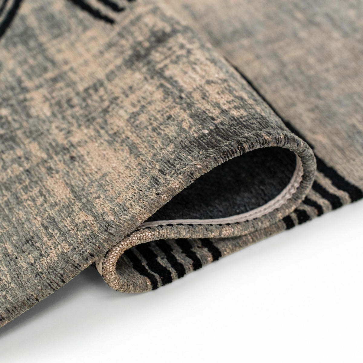 PREPROGA Kanji Dark Street 235/340 cm - siva, umetna masa/tekstil (235/340cm) - Louis De Poortere