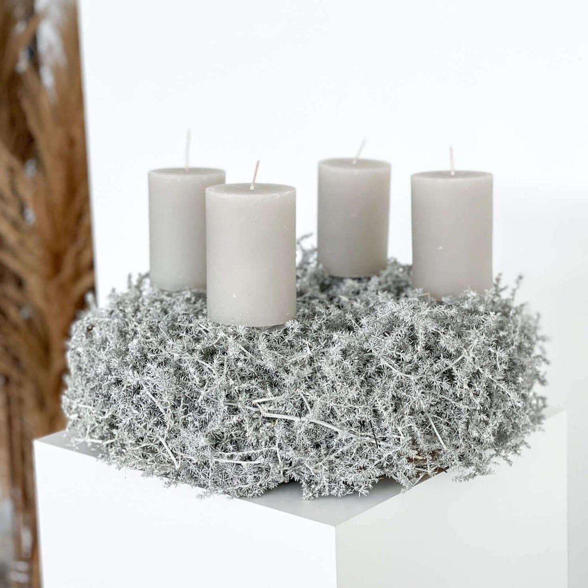 SILBERGLANZ der Jahreszeiten: Adventskranz aus Spargelkraut - 20 cm / silber - Naturfarben, Naturmaterialien (20cm) - Lykke & You