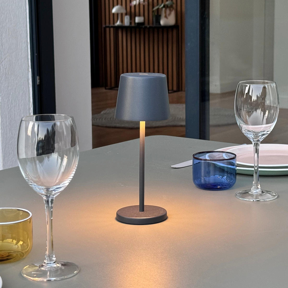 MINI-TISCHLAMPE KELLY MINI dunkelgrau - Dunkelgrau, Metall (8.2/22/8.2cm) - Lumisky
