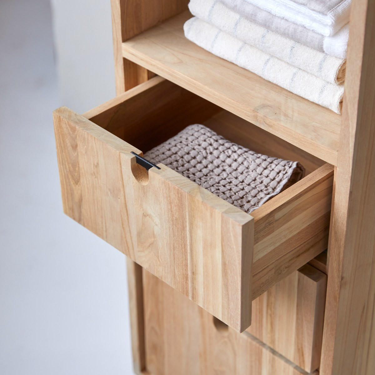 HOCHSCHRANK Jonàk Natur aus Teak - Naturfarben, Holz (40/180/35cm) - Tikamoon