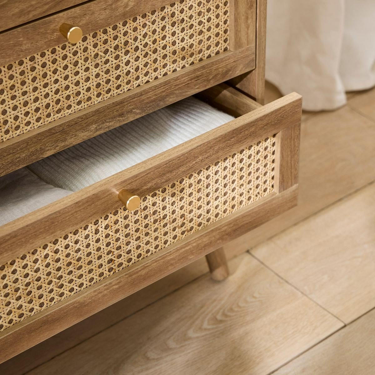 KOMMODE mit 6 schubladen mit fronten aus natürlichem rattan - PALMO 120/39/79 cm - Apfelbaumfarben, Holzwerkstoff (39/79/120cm) - Calicosy
