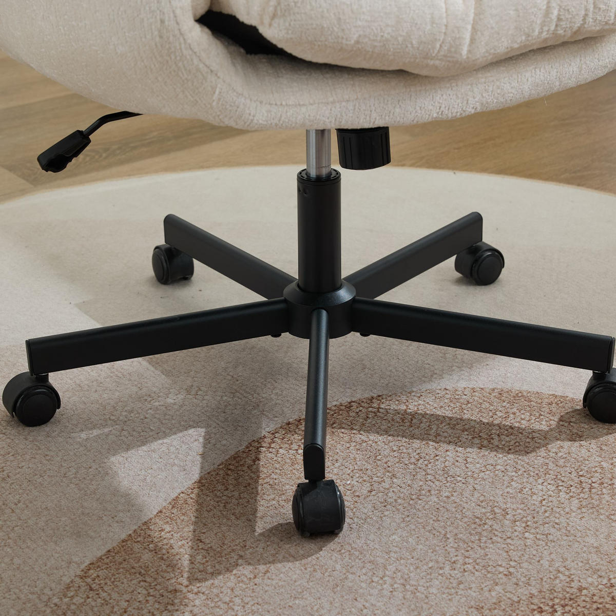 BÜROSTUHL Beige Drehbar Höhenverstellbar - Beige, Metall (57.5/92.5/60cm) - PANGIVO