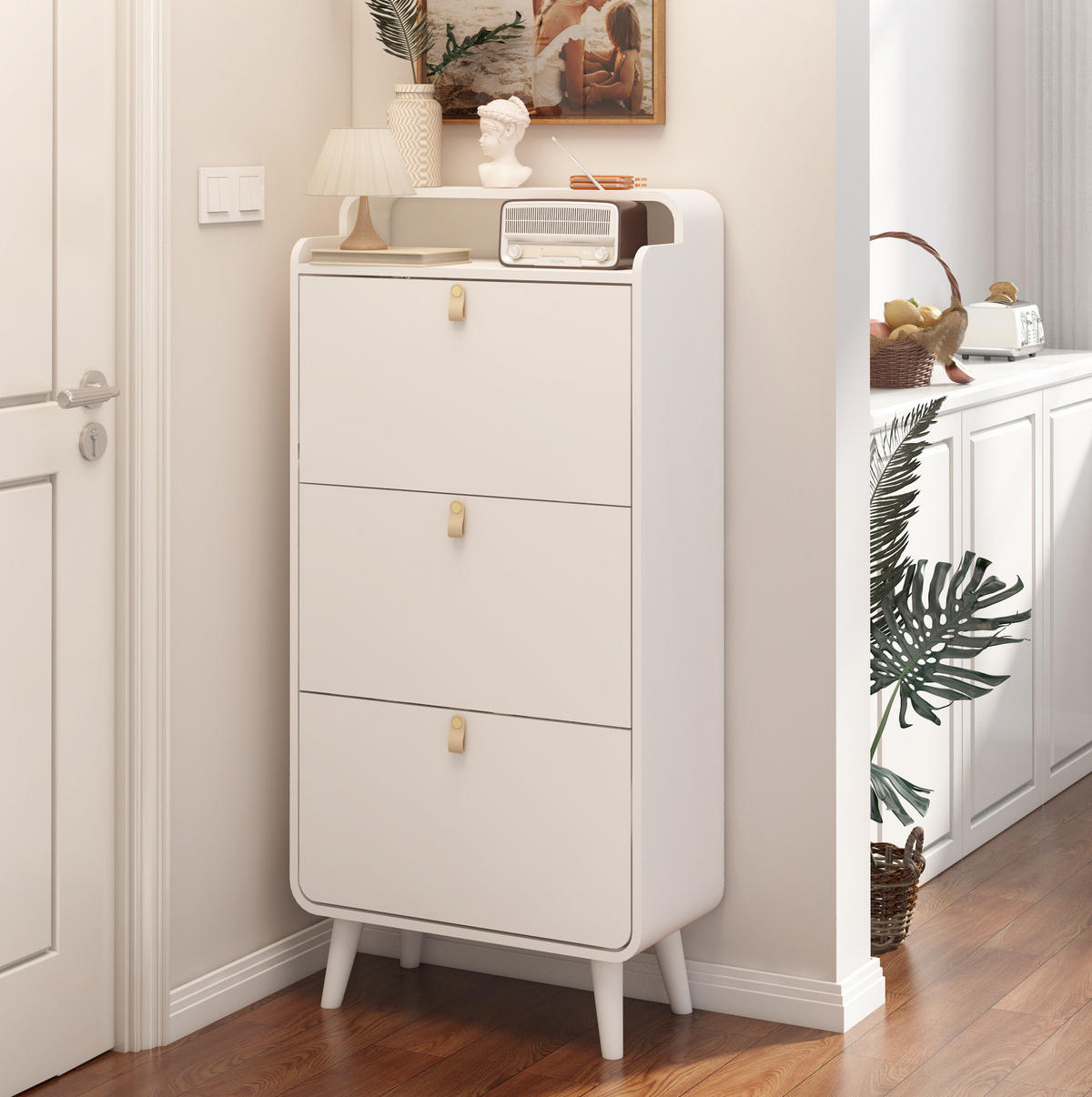 SCHUHSCHRANK mit 3 Klappen in Weiß – schmales Design mit Oberboden - Weiß, Holzwerkstoff (63/133.7/29.5cm) - BEAOK