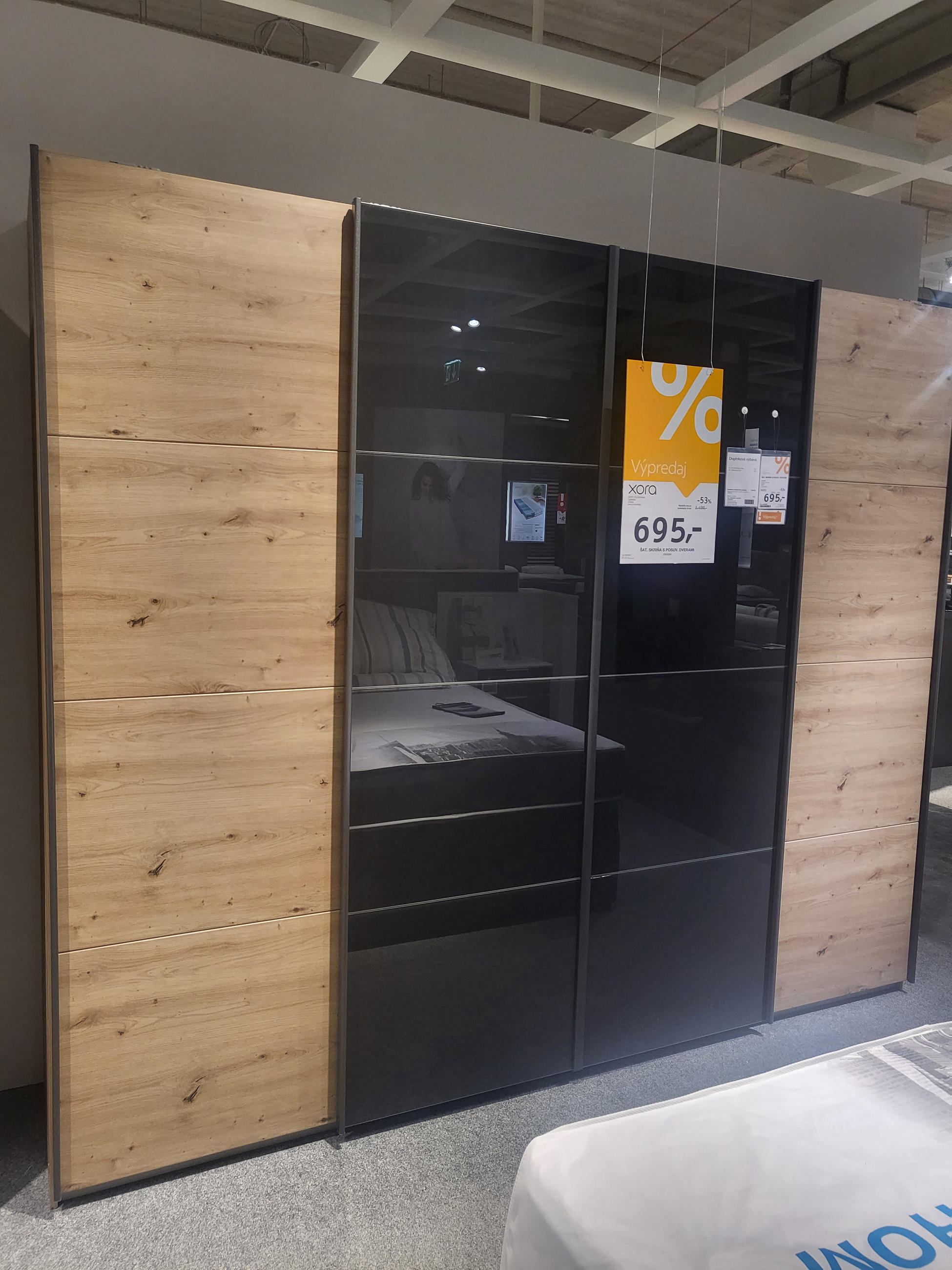 Šatníková skriňa s posuvnými dverami SYNCRONO - Xora