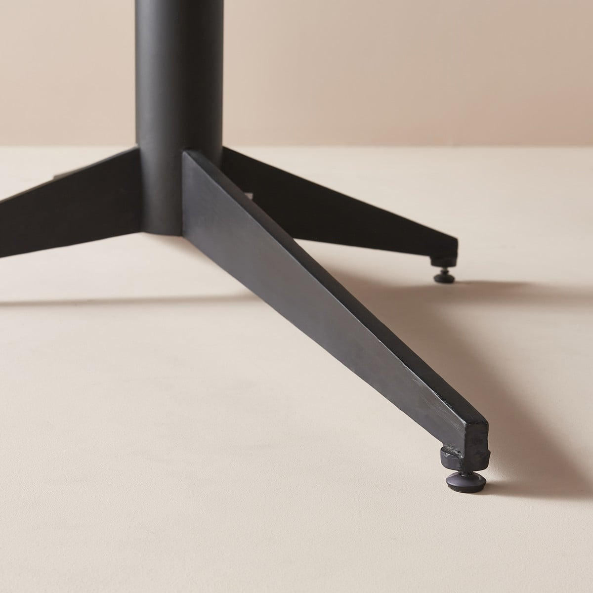 MASSIVHOLZTISCH L220 cm – BERNARD - Eichefarben, Holzwerkstoff (104/104/76cm) - Signature