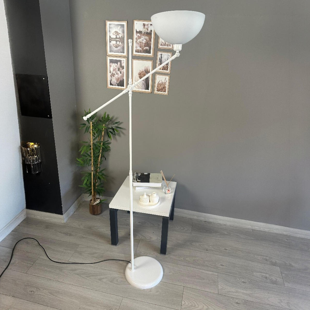 STEHLAMPE Stelan aus Metall mit E27, verstellbarer Lampenschirm - Weiß, Metall (37/37/171cm) - Bamyum