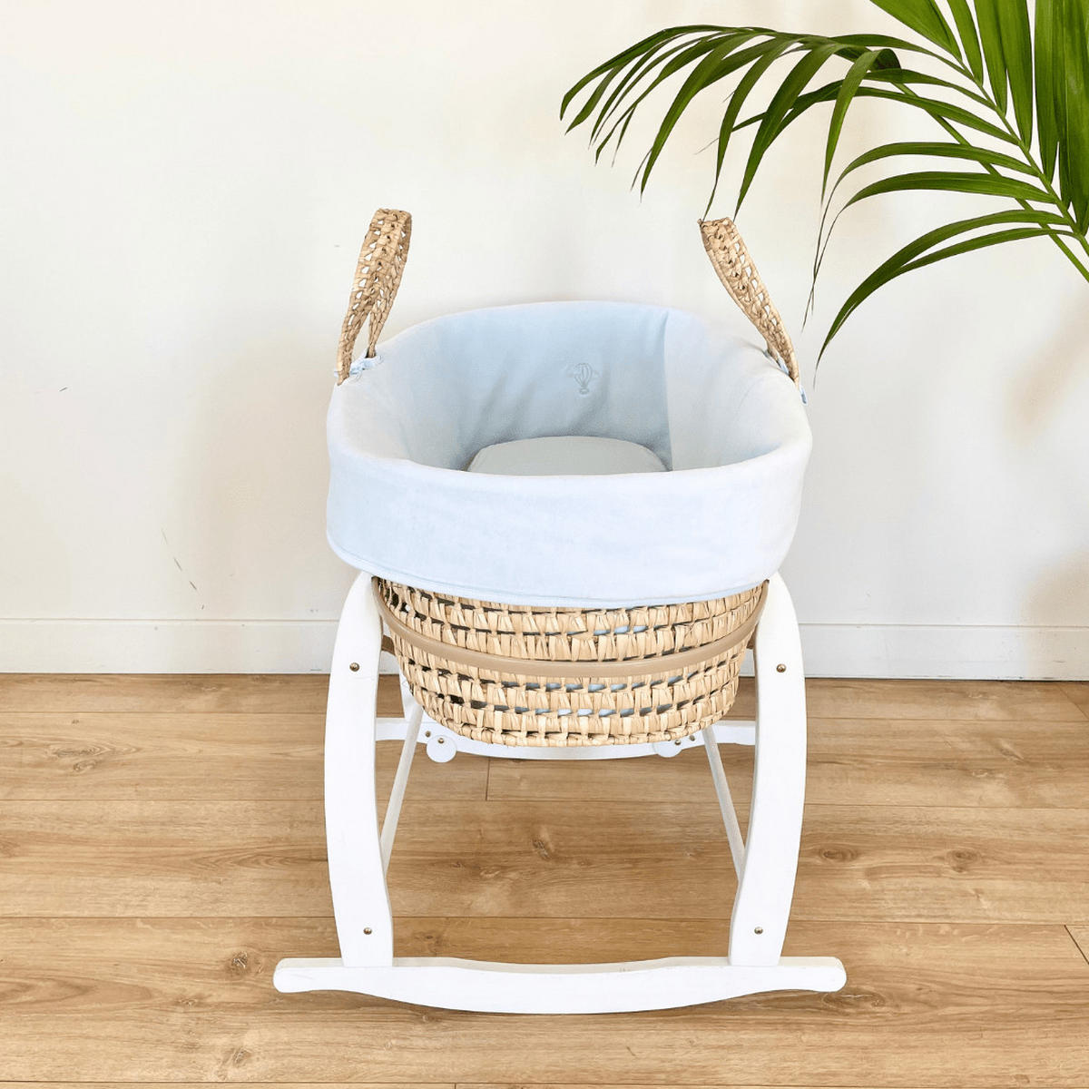 BABYTRAGEKORB mit weißem Gestell blau - Blau, Naturmaterialien (29/78cm) - Premiers Moments