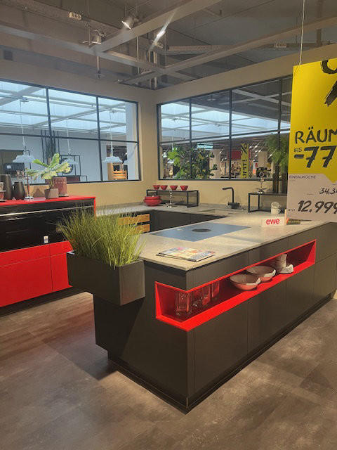 EWE U-KÜCHE AUSSTELLUNGSSTÜCK - EWE