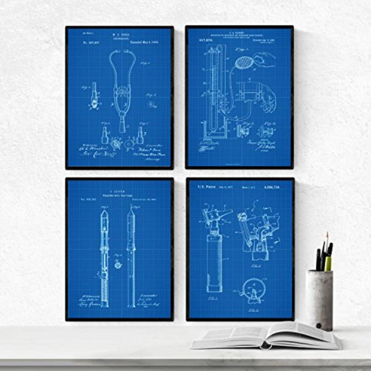 POSTER Set mit 4 BLAU medizinischen Geräten PATENT A4 Schwarzer Rahmen - Schwarz, Papier (29.7/3cm) - Nacnic