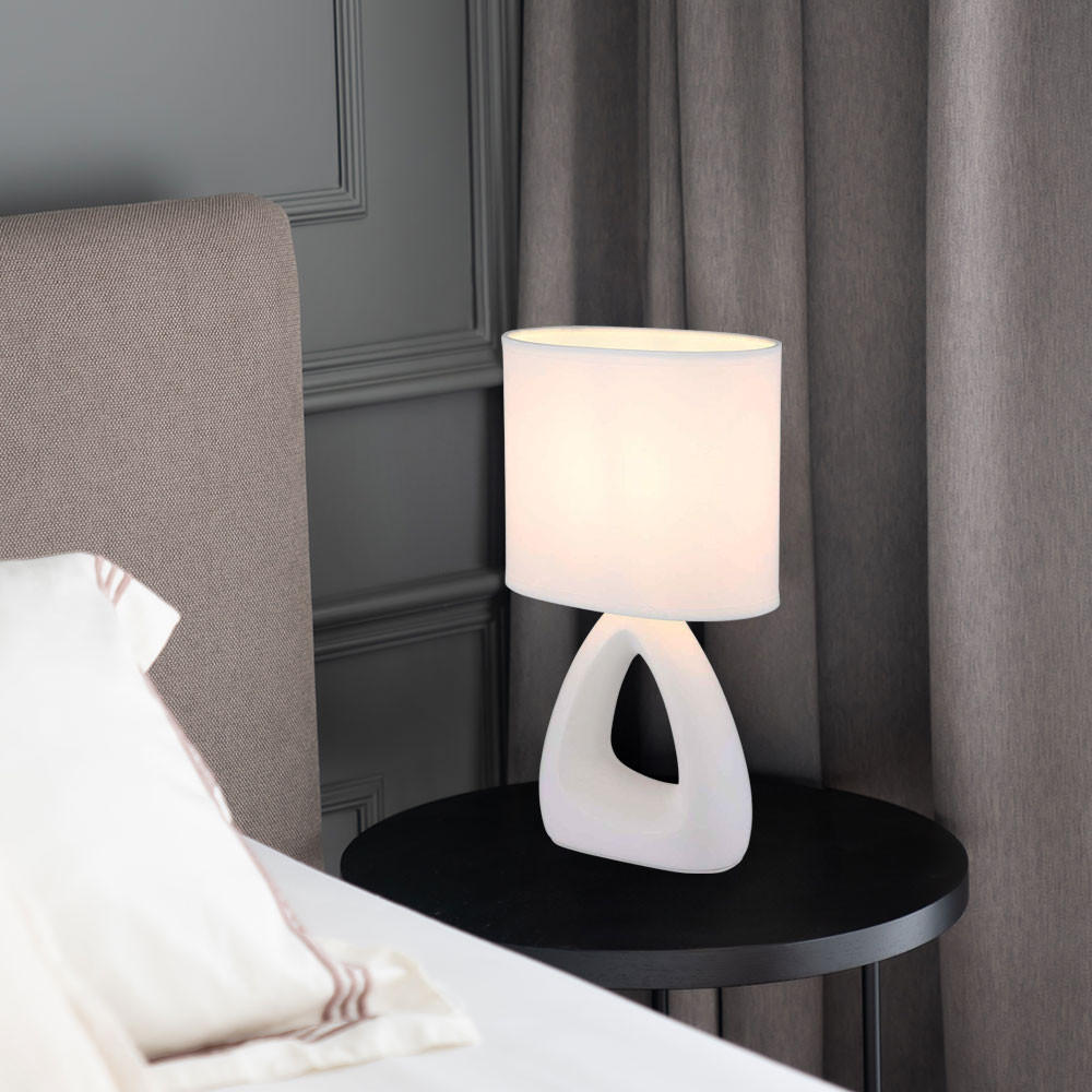 TISCHLEUCHTE Keramik Weiß TRIANGLE - Weiß, Textil (17/10/30cm) - Globo Lighting