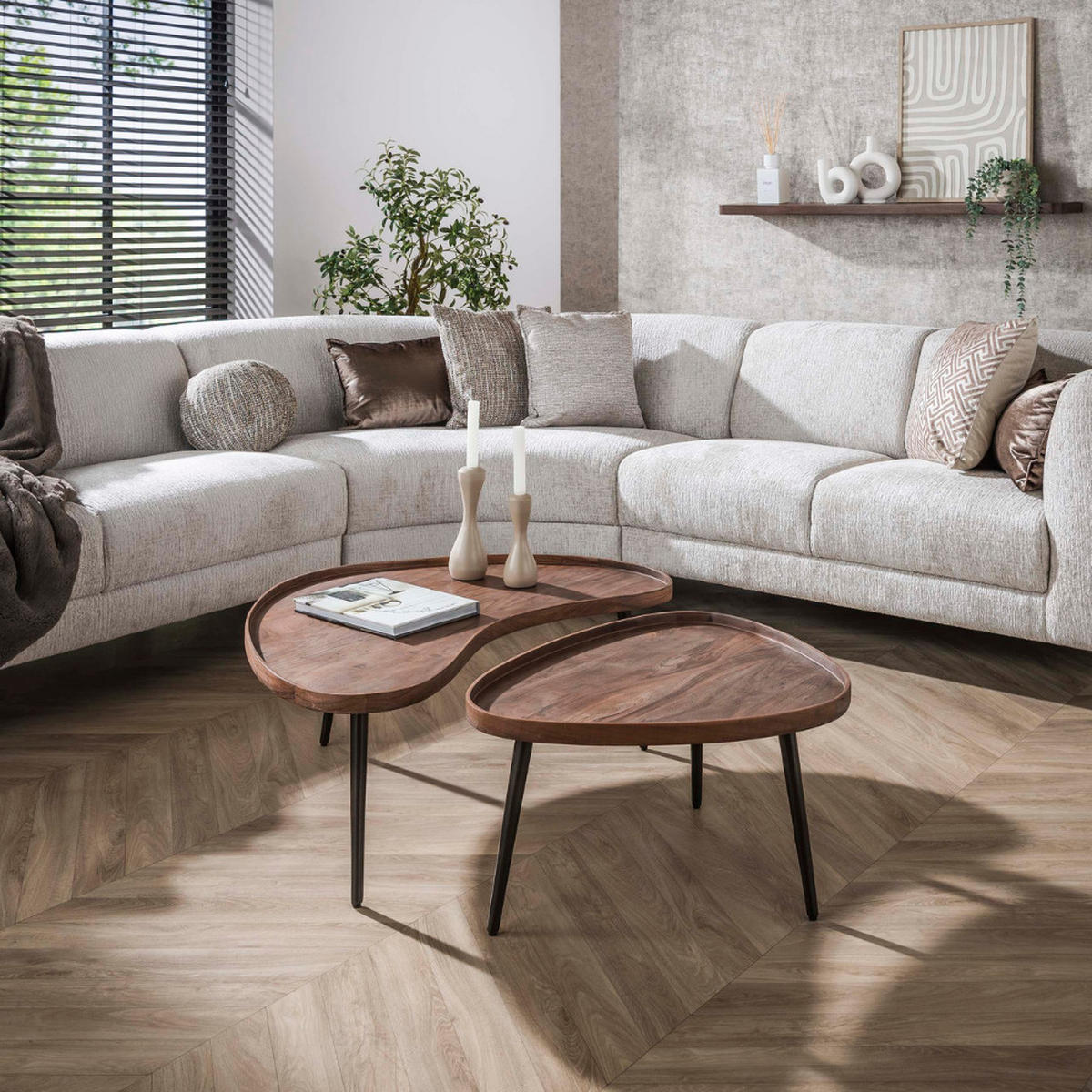COUCHTISCH MATEO VASSOIN Organische Tablett-Tische aus massiver Akazie - Braun, Holz (55/103/37cm) - alesvelt