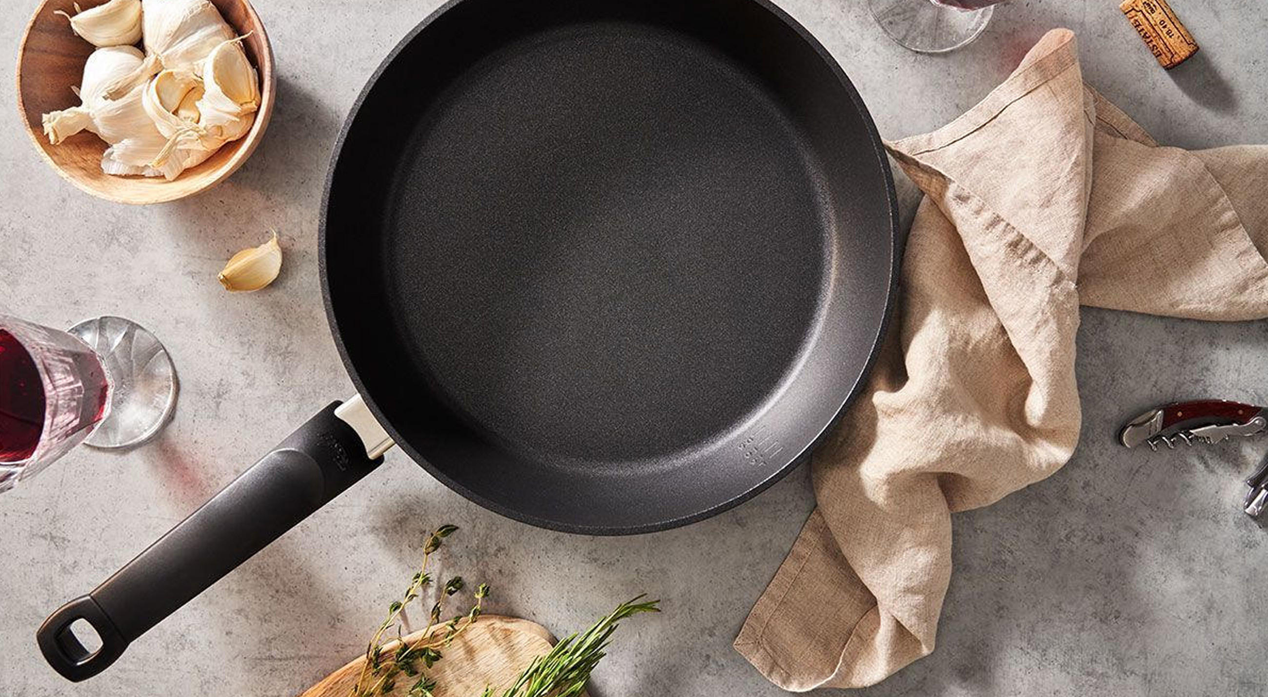 Bratpfanne von Fissler auf einer Küchentheke