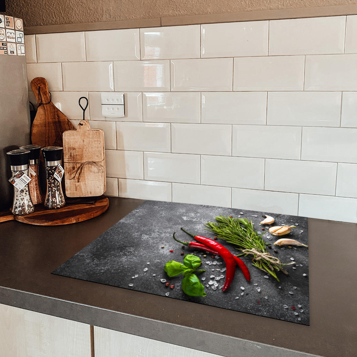 HERDABDECKPLATTE Pfeffer - Kräuter - Gewürze - Beton 59x51 cm - Rot, Kunststoff (59/51/0.2cm) - MuchoWow