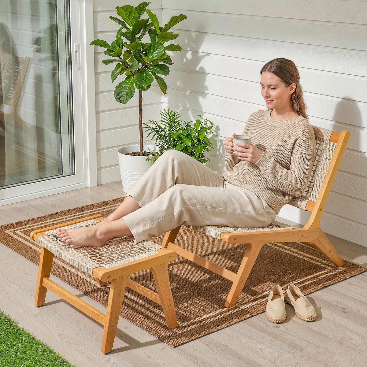 SESSEL-SET DE-07599 2-teilig, mit Fußhocker aus Akazienholz und Rattan-Sitz Natur - Beige, Holz/Kunststoff (60/73.5/83cm) - ComfortXL