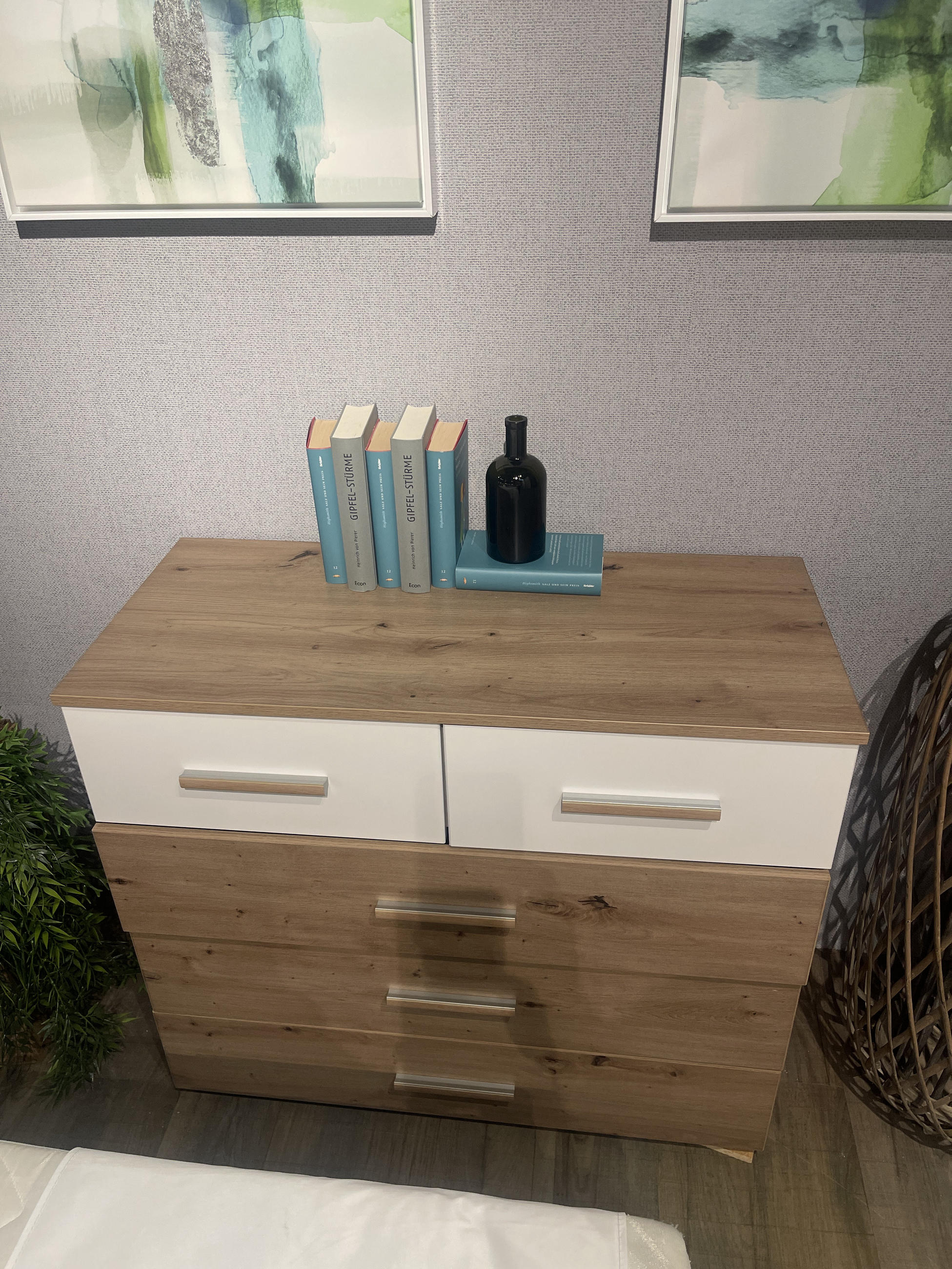 Komoda Mosbach - Novel