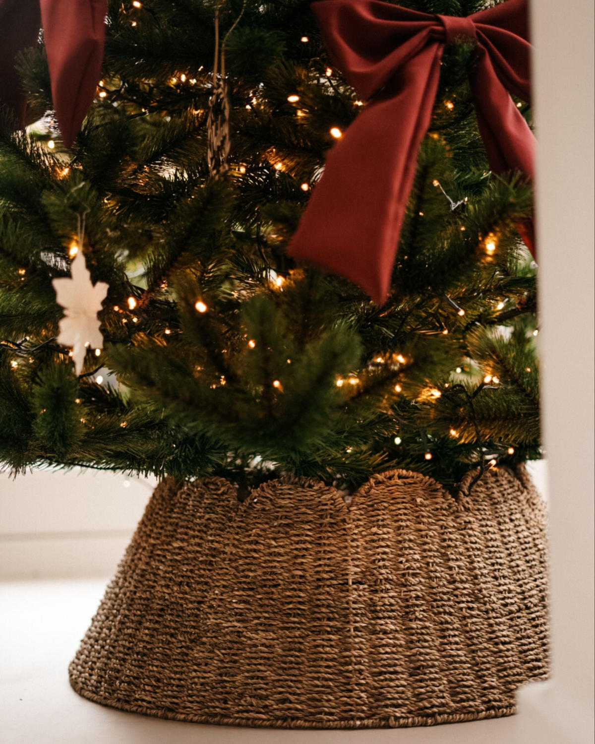 WEIHNACHTSBAUMKRAGEN 24 cm Naturfarben Givre - Naturfarben, Naturmaterialien (24cm) - Beliani