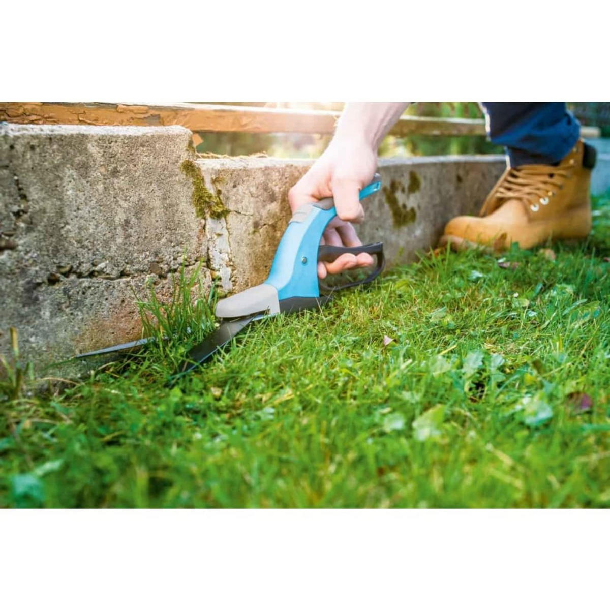 AKKU-GRASSCHERE universell, einhändig, 360° drehbar, 13 cm Klinge - Blau, Kunststoff (15/12/25cm) - BONI-SHOP
