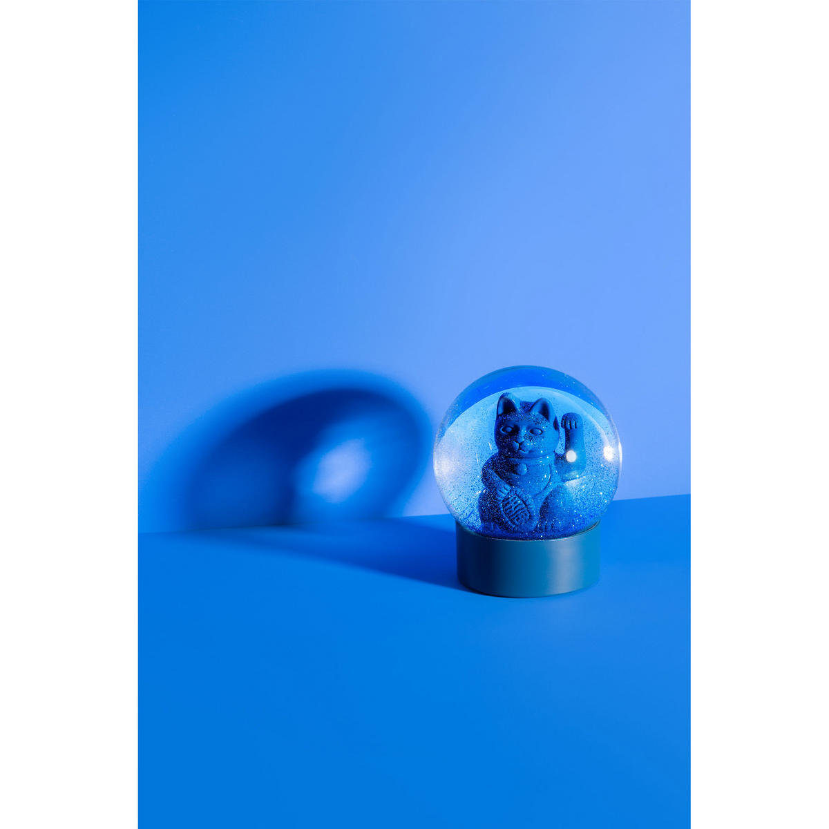 SCHNEEKUGEL Summerglobe Lucky Cat, Dark Blue - Blau, Kunststoff (10/11.5/10cm) - Donkey Products