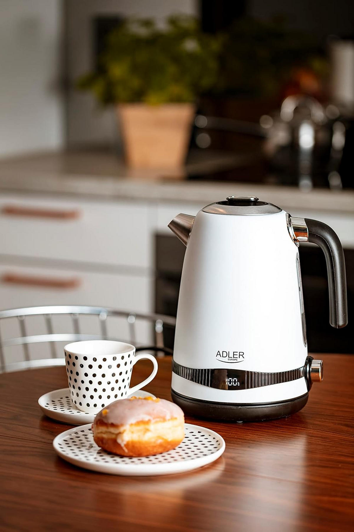 WASSERKOCHER – ADLER AD1295W – Edelstahl 2200 W, 1,7 L, Temperaturregelung 40-100°C, LCD Display, BPA-frei, 360° Sockel, Temperaturhaltefunktion - Weiß, Glas/Kunststoff (22/26.5/19cm) - Adler