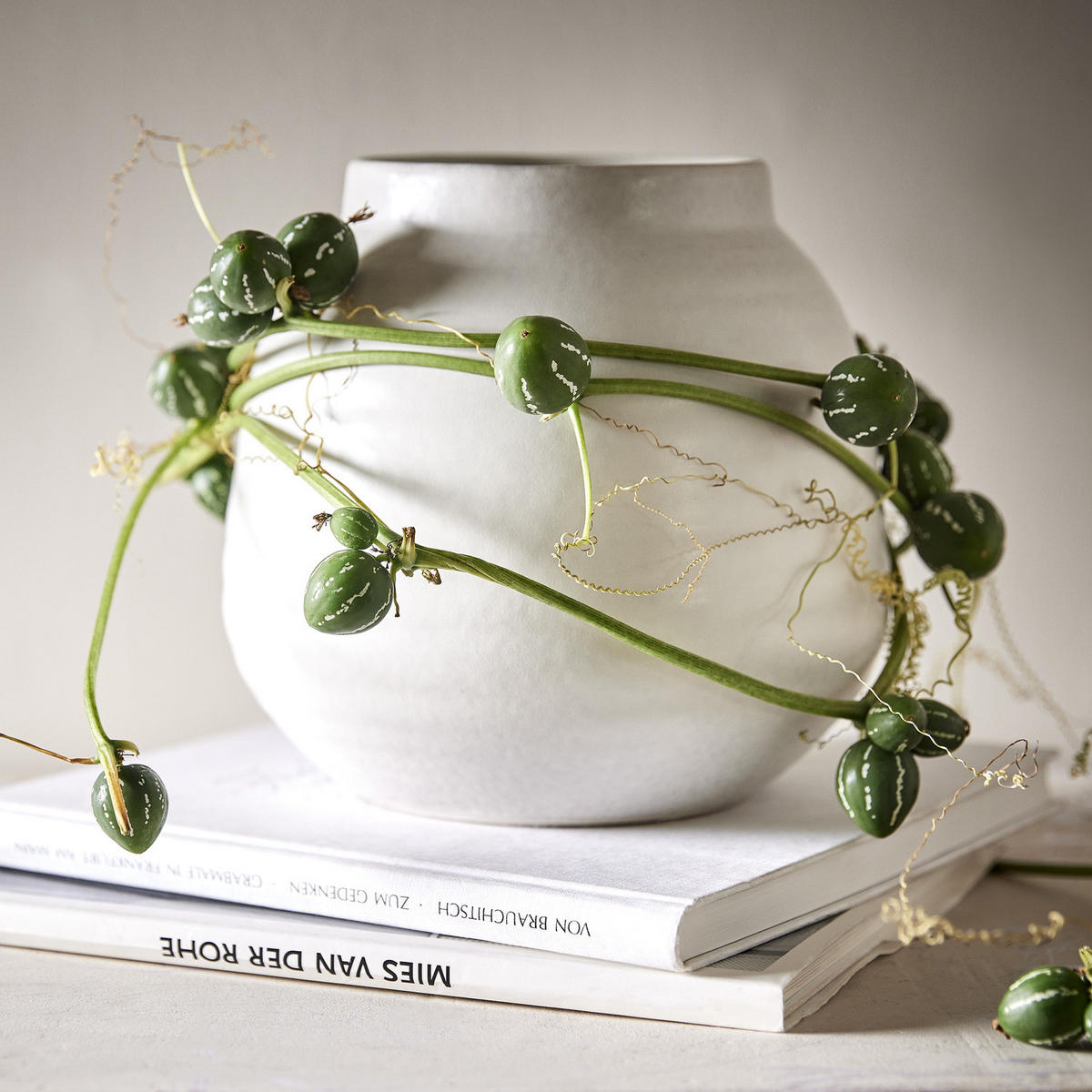 VASE Finja - Weiß, Keramik (18cm) - Butlers